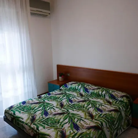 Bright Flat With Large Balcony In شقة