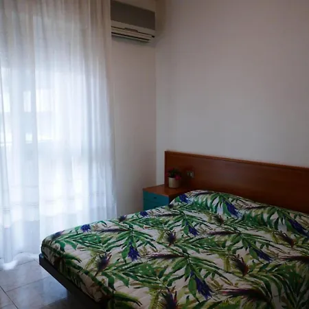 Bright Flat With Large Balcony In شقة
