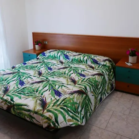 Bright Flat With Large Balcony In شقة