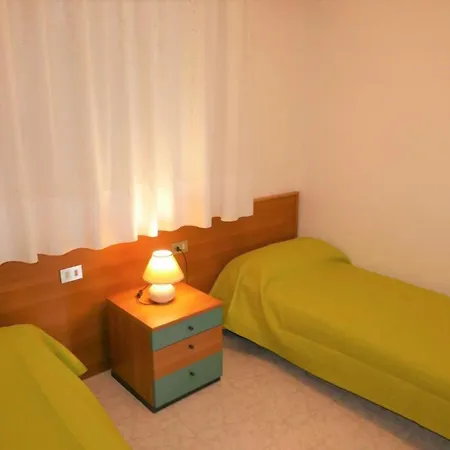 شقة Bright Flat With Large Balcony In