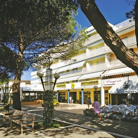 Bright Flat With Large Balcony In * Bibione