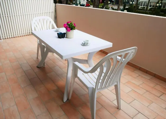 Bright Flat With Large Balcony In