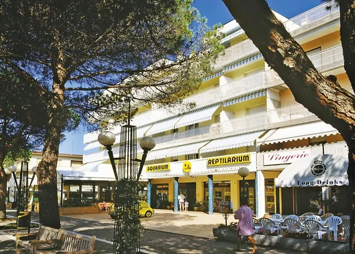 Bright Flat With Large Balcony In * Bibione